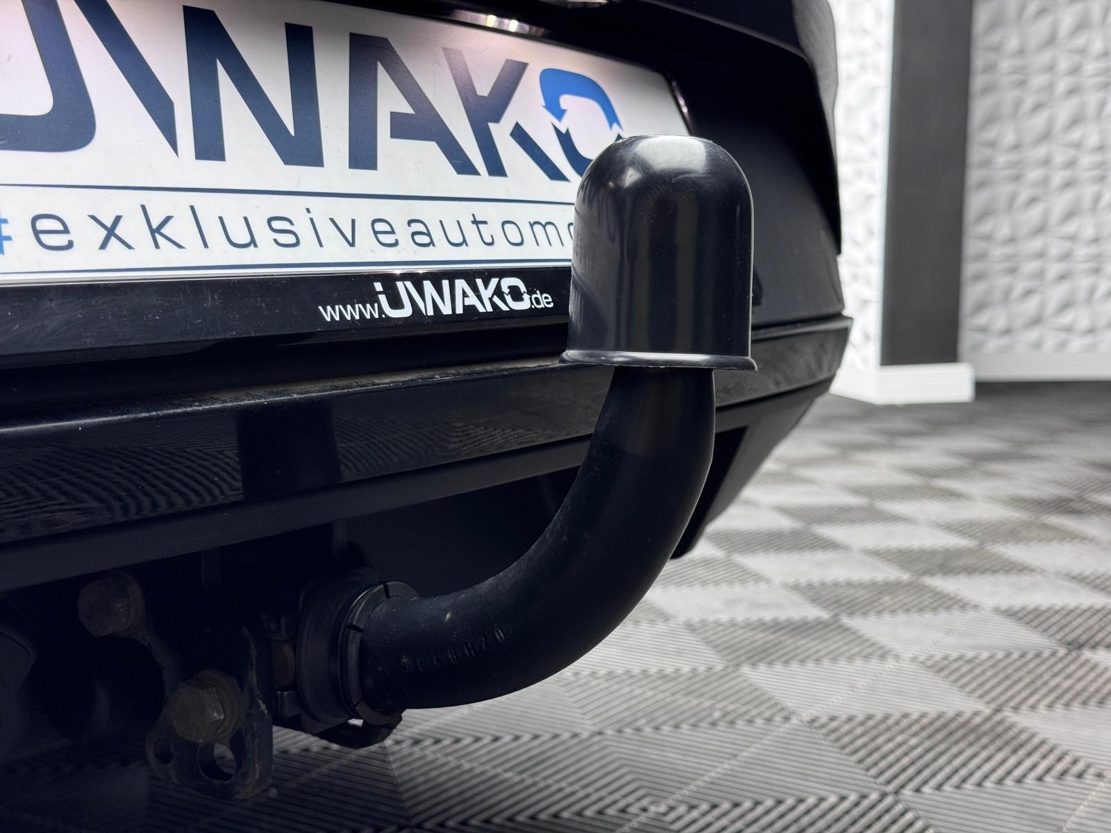 Fahrzeugabbildung SEAT 2.0 TSI FR-LINE/ACC/BEATS/PANO/AMBIENT/R-CAM/AHK