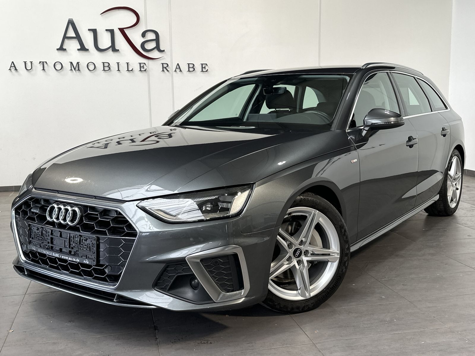 Fahrzeugabbildung Audi A4 Avant 40 TDI Quattro S-Line NAV+LED+AHK+SHZ