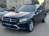 Mercedes-Benz GLC250 4MATIC*KAMERA*PANO*LED*1.HAND* - mit Benzin-Antrieb: Blau, Panorama-Dach, Geländewagen
