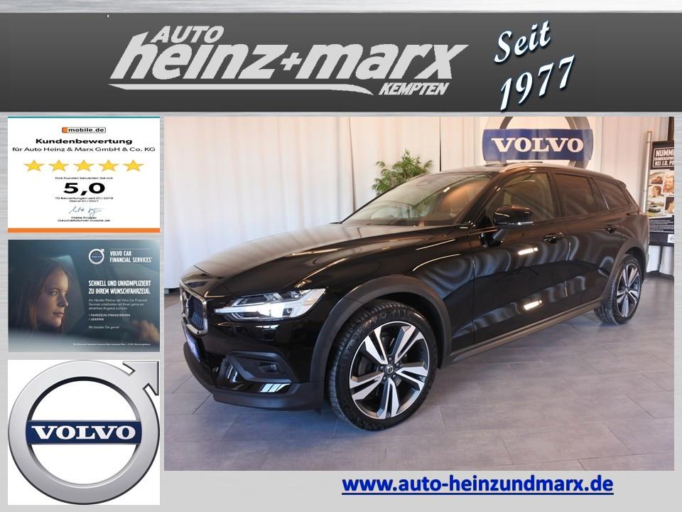 Volvo V60CC B4 D AWD Ultimate *Massage-B&W*