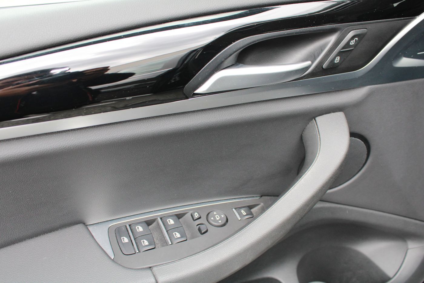 BMW X3 xDrive20d Navi LED Sportsitze Kamera DAB SH foto 7