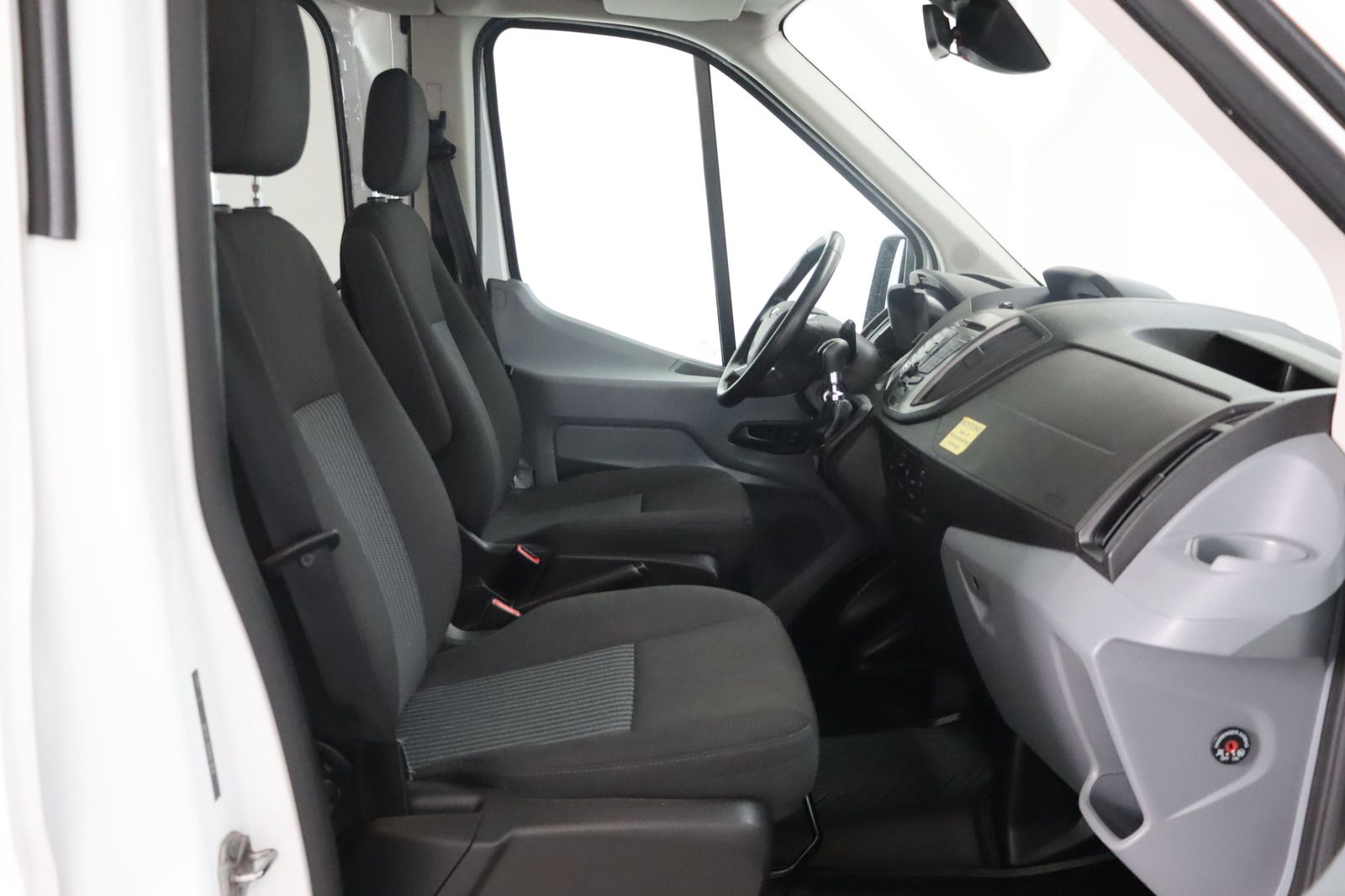 Fahrzeugabbildung Ford Transit 350 L2H2 * Rollstuhlrampe* RFK *