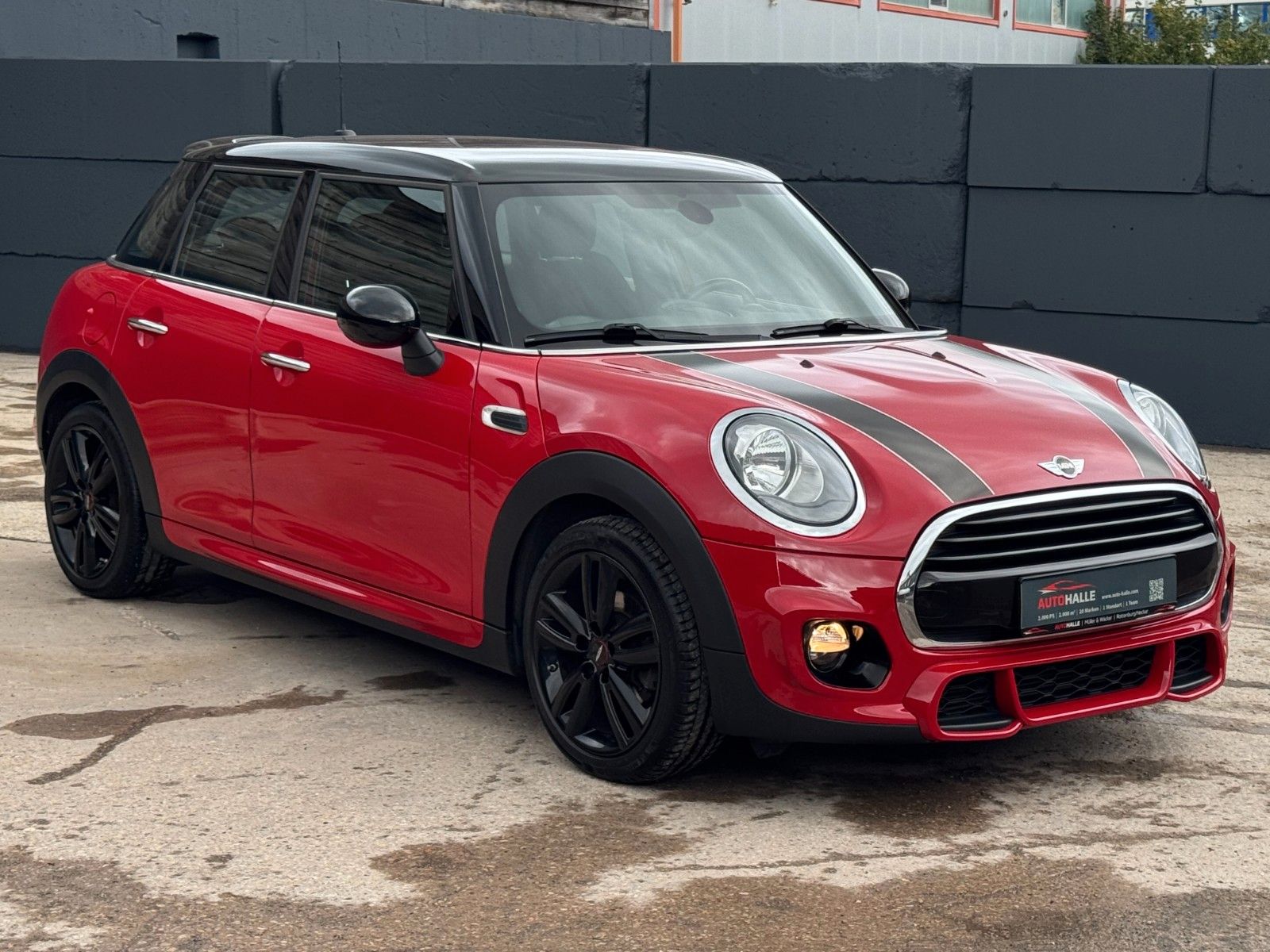 Fahrzeugabbildung MINI Cooper Temp. Komfortzugang JCW H&K PDC SHZ BLT