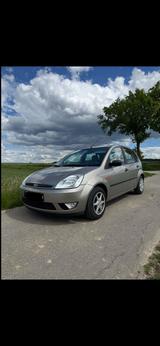 Ford Fiesta Ghia 1.3 Klima / 2. Hand / TÜV - Ford Fiesta aus 2003: Ghia