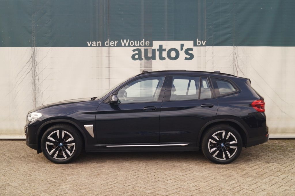 BMW iX3 Executive 80 kWh -SOH95%-PANO-LEER-CAM-NAVI-