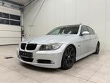 BMW 335i / SCHIEBEDACH / LEDER / - BMW 335 mit Benzin-Antrieb: Limousine, Automatik
