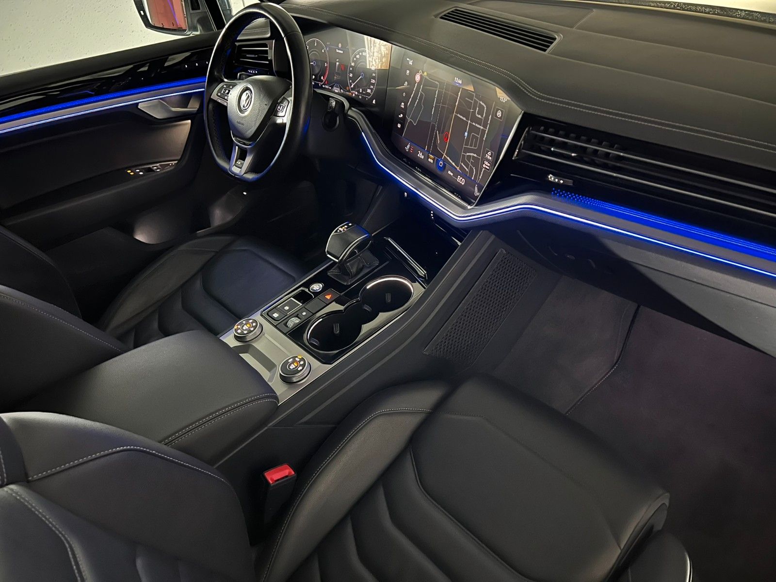 Fahrzeugabbildung Volkswagen Touareg 4Motion R-LINE/MATRIX/AHK/INNOVISION/21*