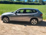 BMW X1 AUTOMATIK - BMW X1 mit Benzin-Antrieb: Kombi