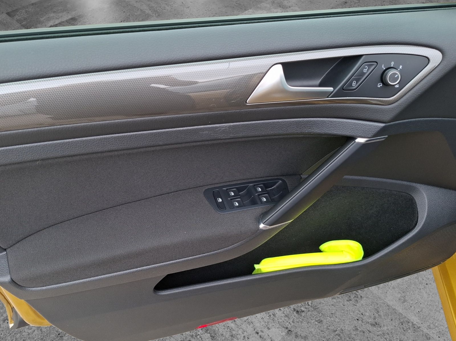 Fahrzeugabbildung Volkswagen Golf VII Variant TSI Join DSG LED AHK Navi ACC P