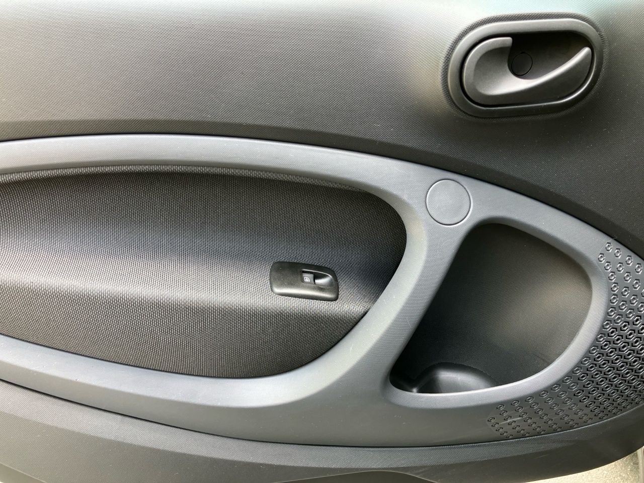 Fahrzeugabbildung Smart smart EQ fortwo 22KW+SITZHEIZ+KLIMAAUTO+DAB+USB