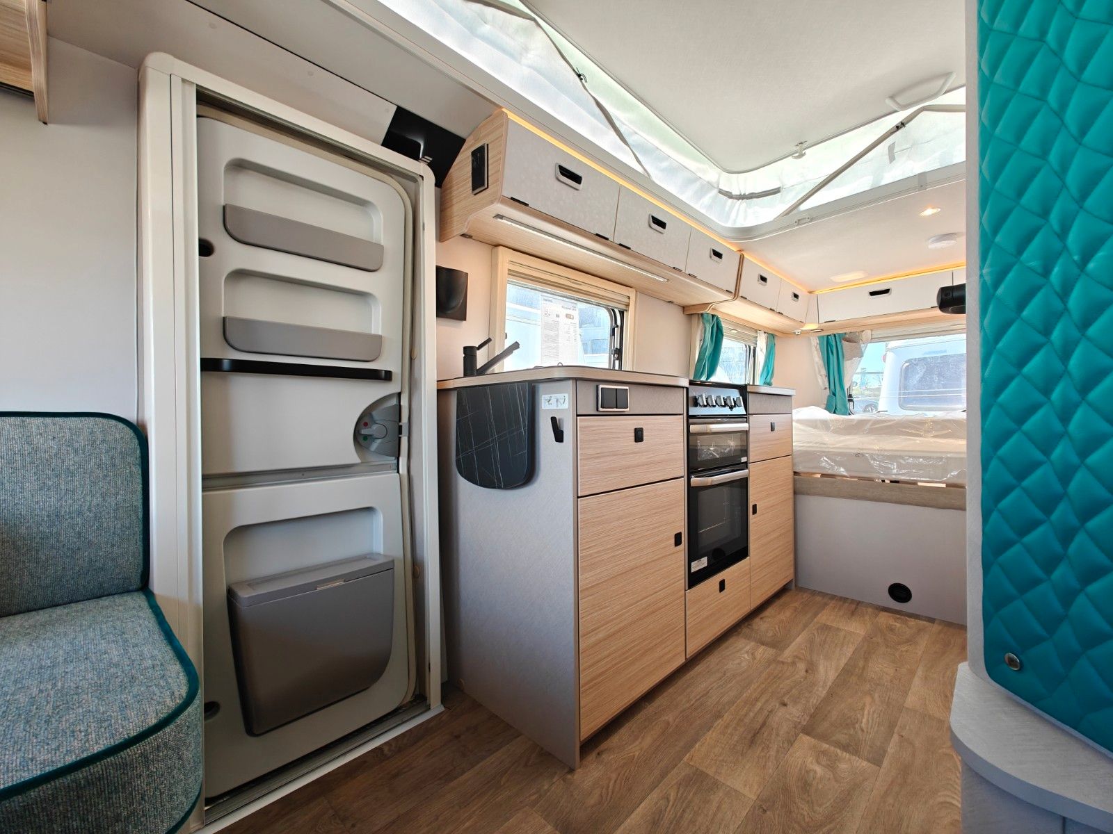 Fahrzeugabbildung HYMER / ERIBA / HYMERCAR Touring 630 Harbour Blue - JETZT 6.719€ SPAREN !