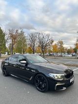 BMW 550d G30 erviceNeu Scheckheft Garagenwagen - BMW 5er mit Diesel-Antrieb