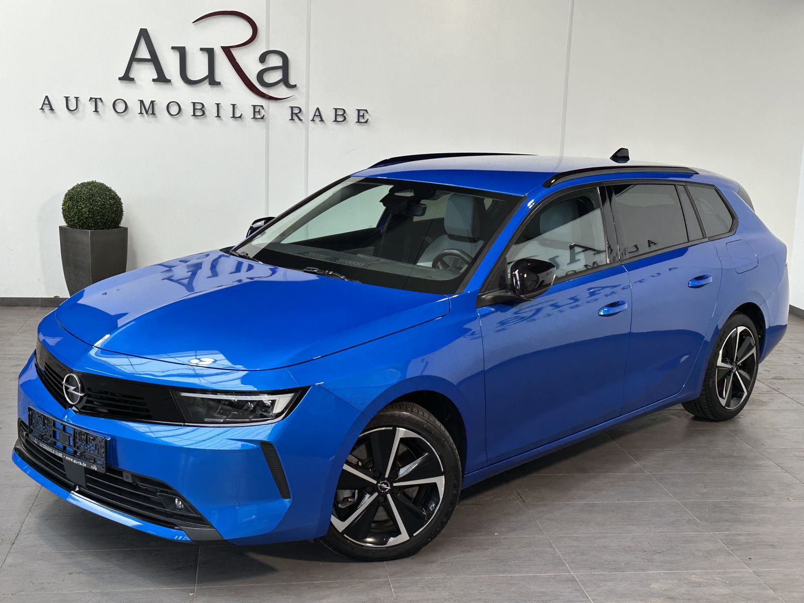 Fahrzeugabbildung Opel Astra SpT 1.6 Hybrid Elegance NAV+LED+ACC+VCOCKP