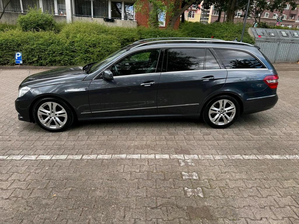 Mercedes-Benz E 220
