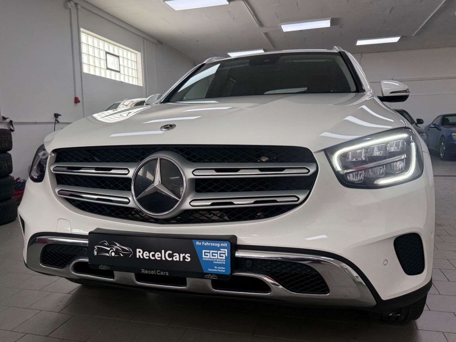 MERCEDES-BENZ GLC 200 4Matic*AMG-LINE*AHK*DAB*LED*SHZ*RFK*9G*