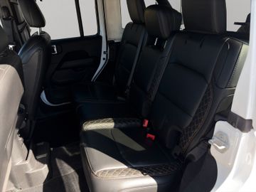 Jeep Wrangler - 12
