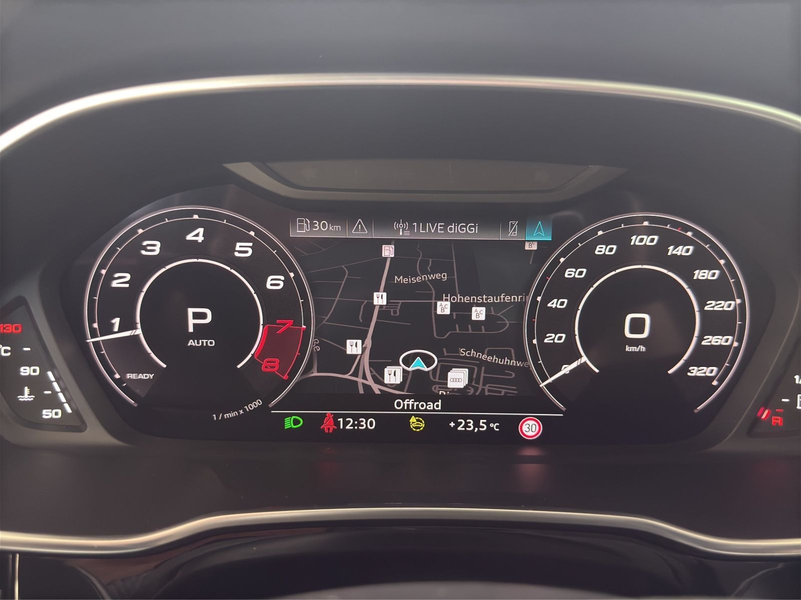 Audi RSQ3 - Bild 7