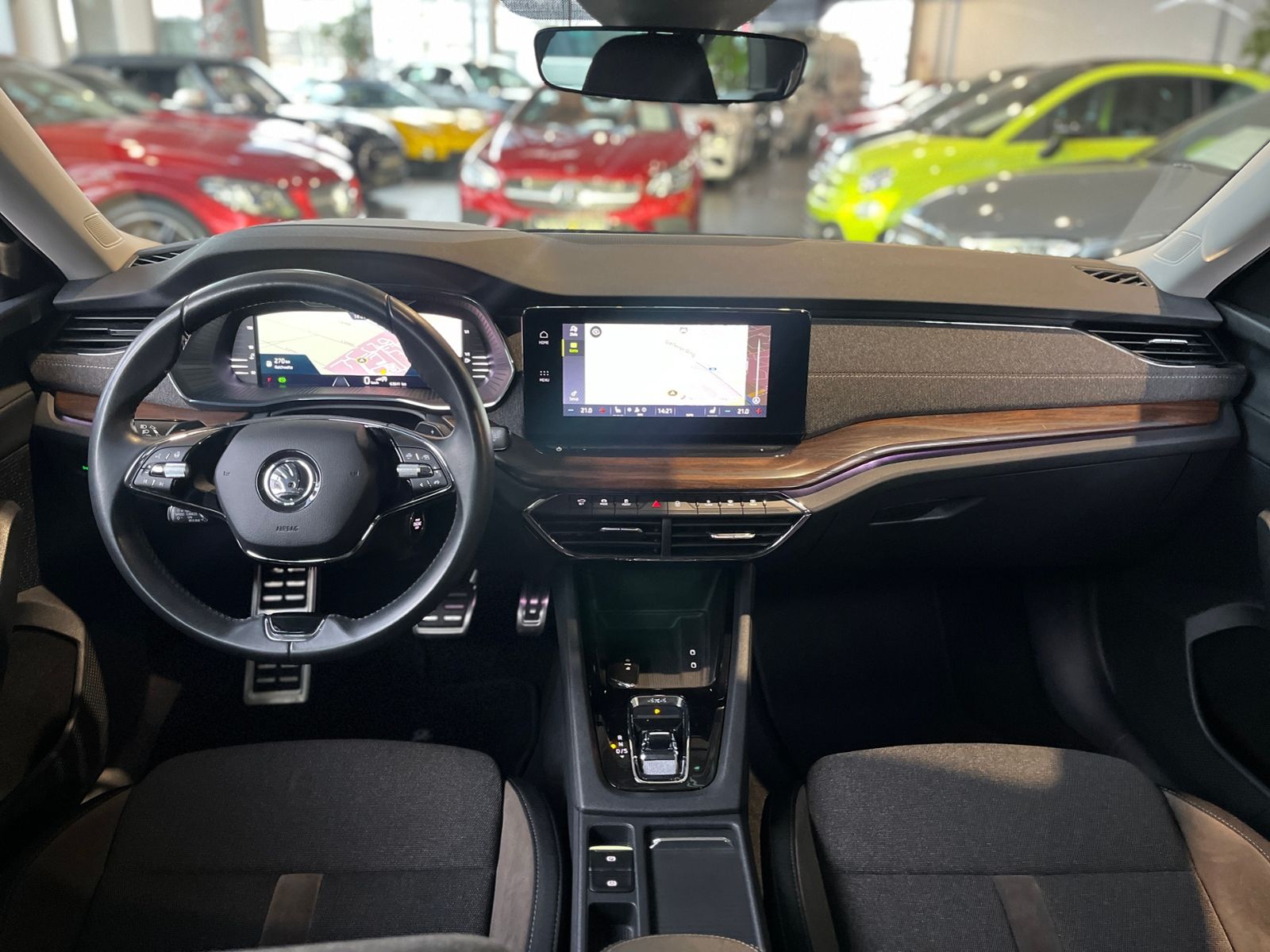 Fahrzeugabbildung SKODA Octavia Combi Scout 4x4 VIRTUAL ACC HUD LED