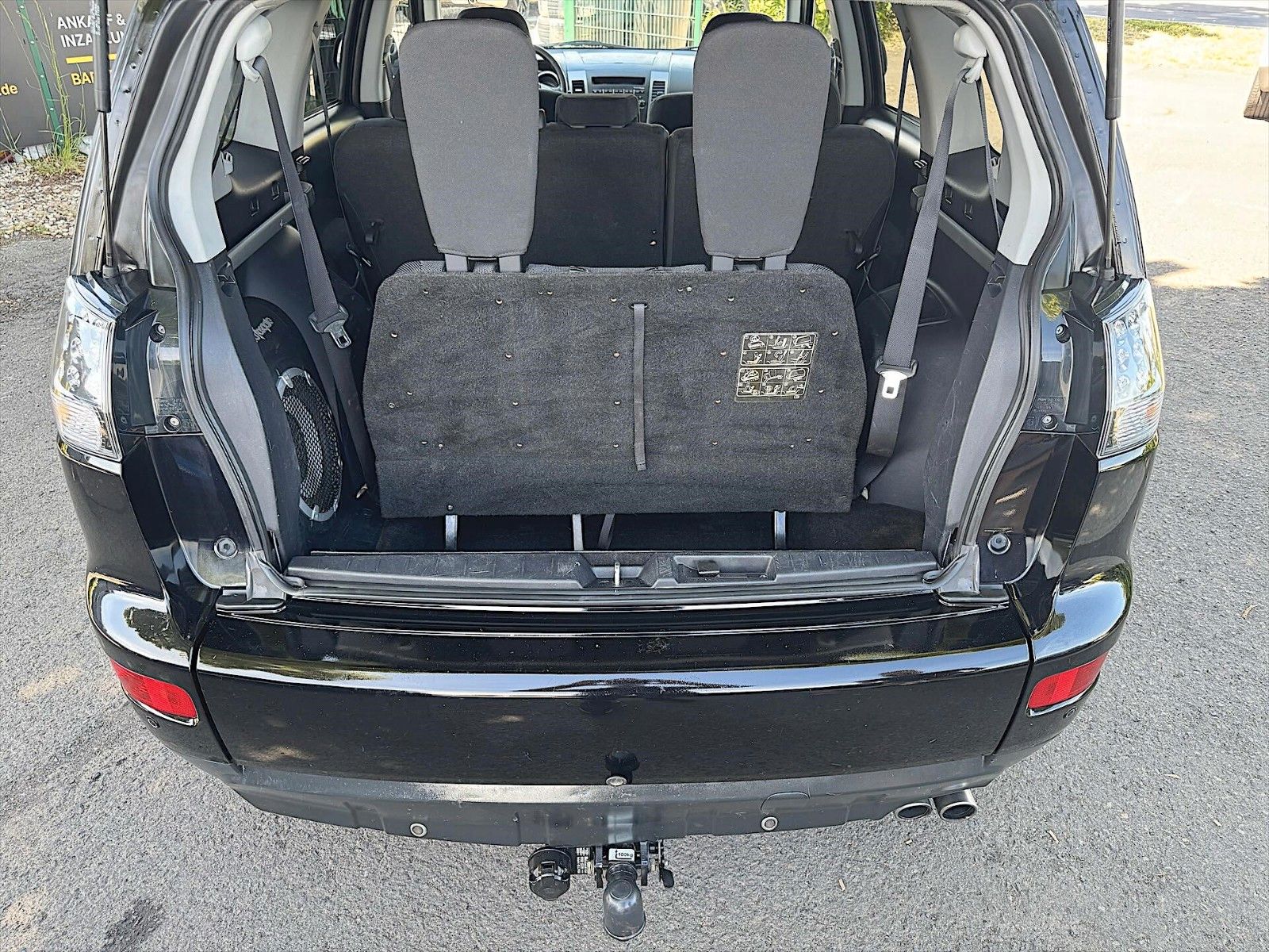 Fahrzeugabbildung Mitsubishi Outlander 2.2 DI-D Intense 4x4 4WD *7 Sitze*