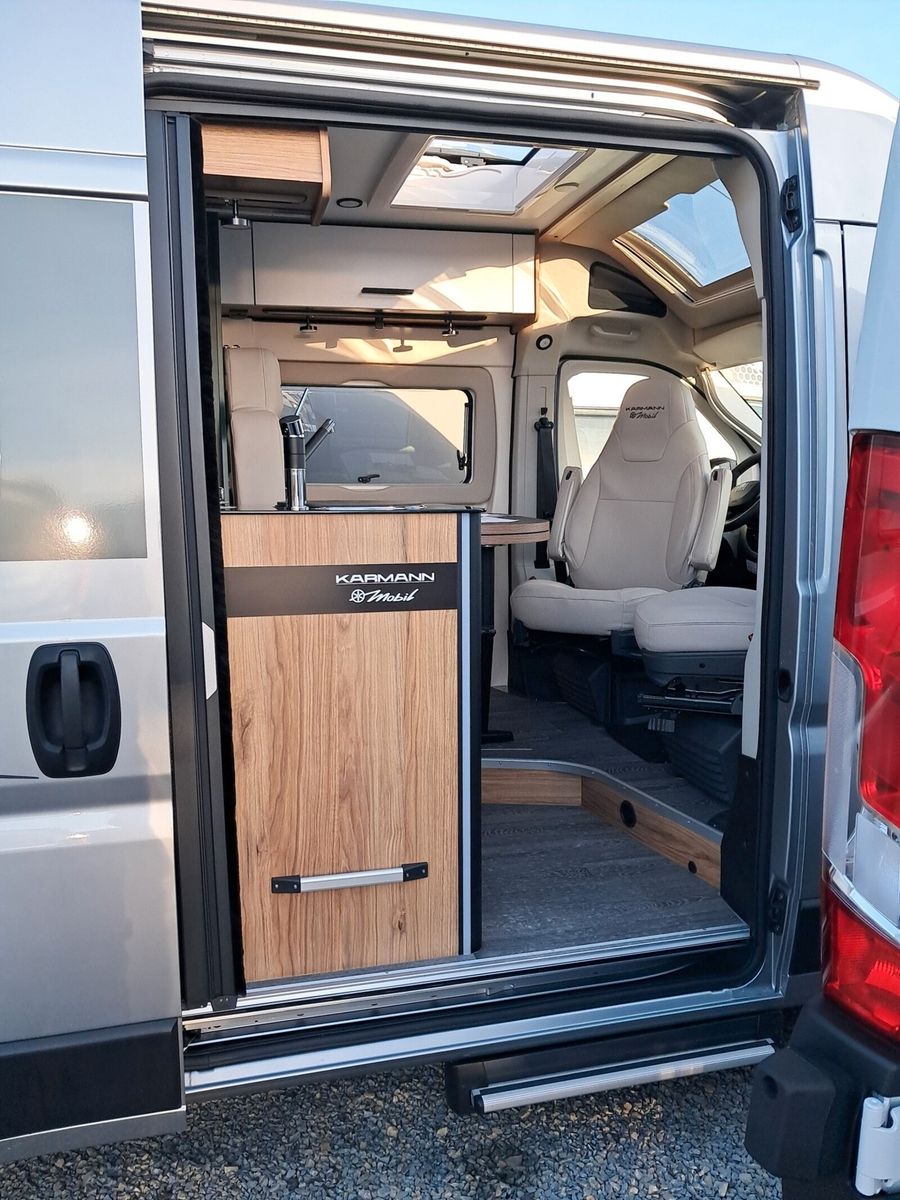 Fahrzeugabbildung Karmann Dexter DE 580 Concept Paket, Rückfahrkamera