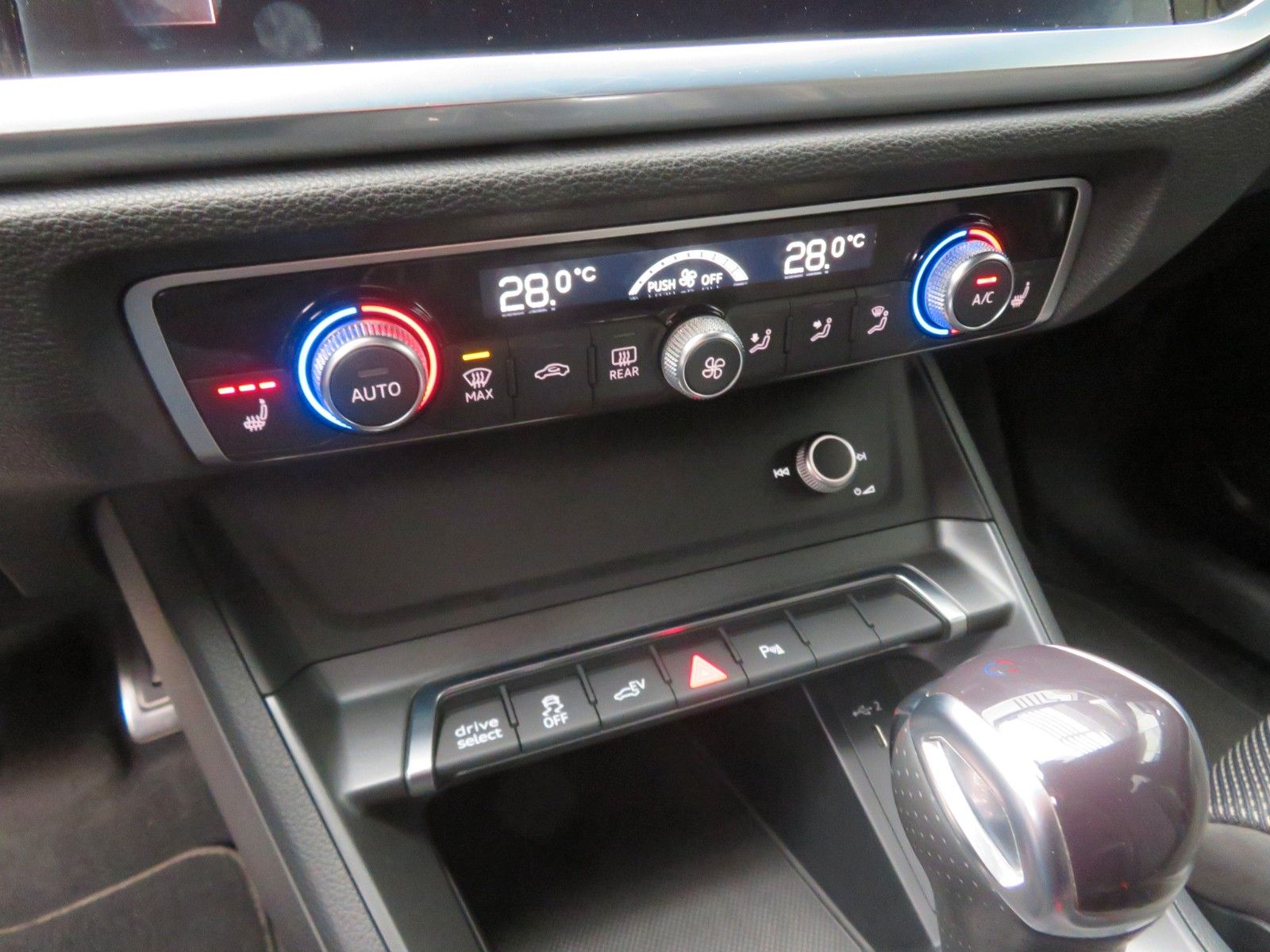 Audi Q3 TFSI e foto 17
