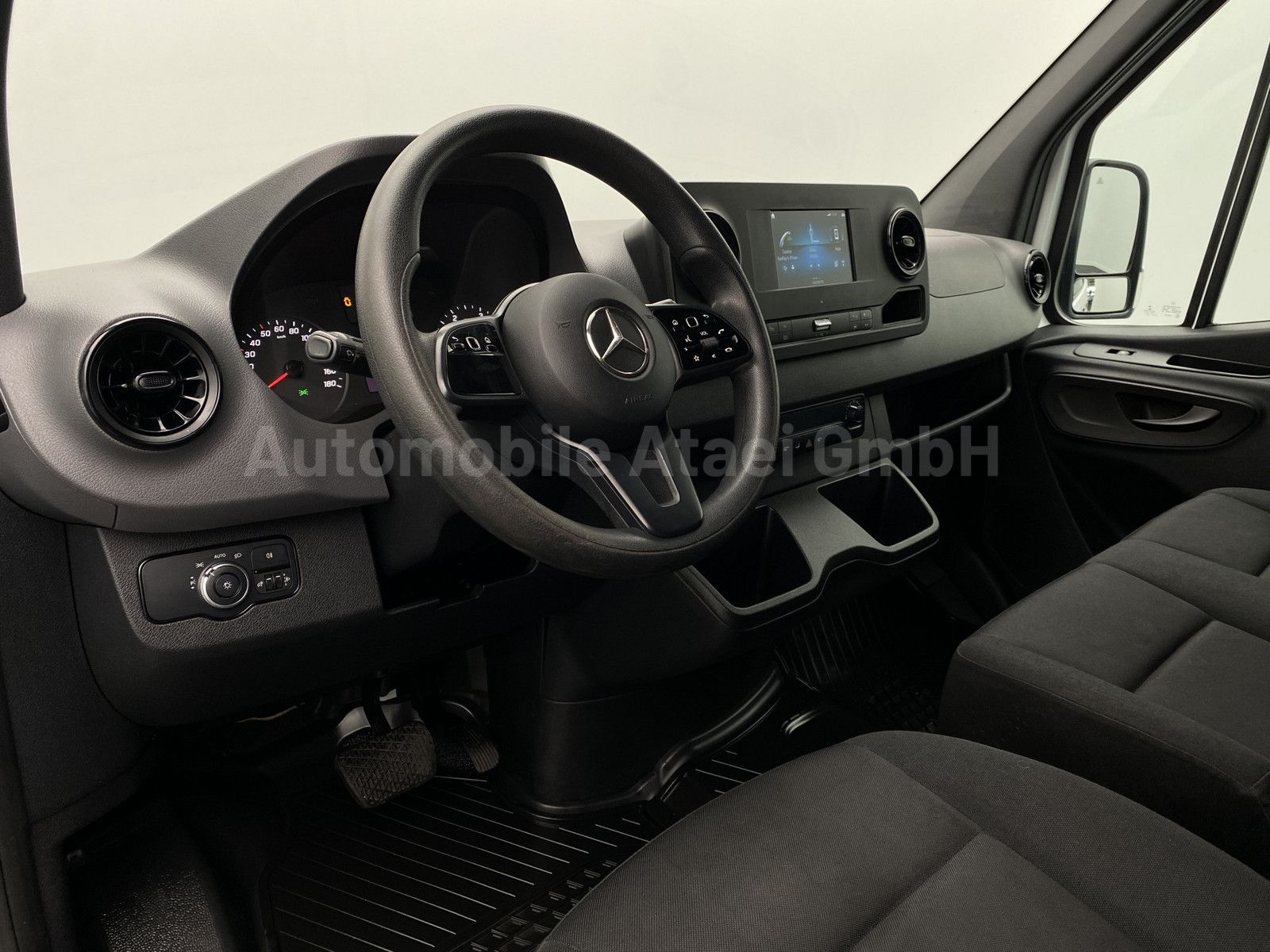 Fahrzeugabbildung Mercedes-Benz Sprinter 214 Tourer Automat Rollstuhl-Rampe(1466