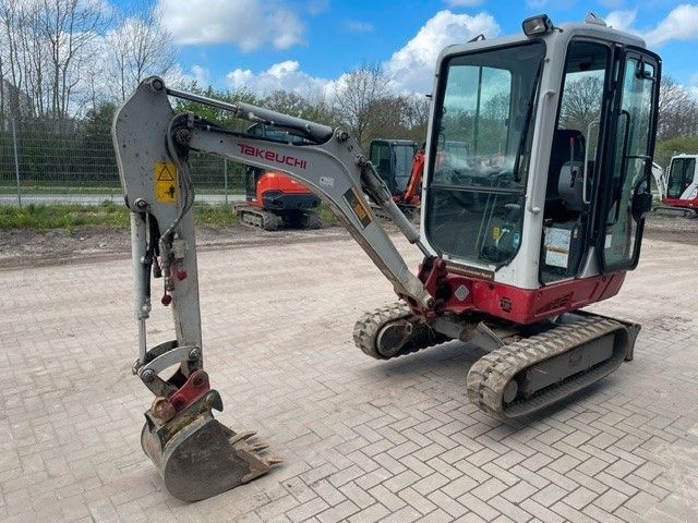 Takeuchi TB216 V2