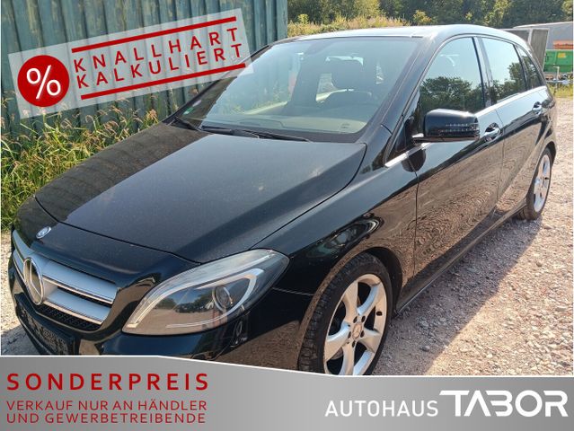 Mercedes-Benz B180 SportP Pano Xenon AHK Navi SHZ Leder LM