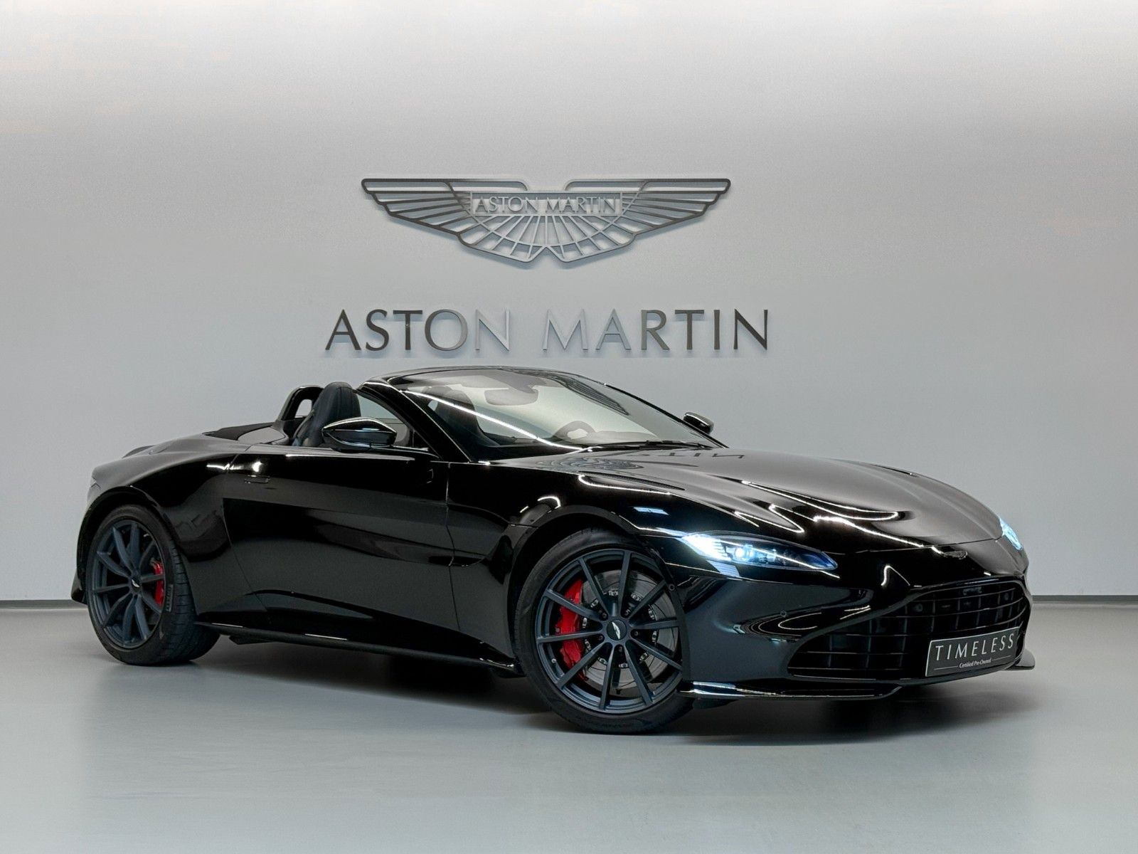 ASTON MARTIN V8 Vantage