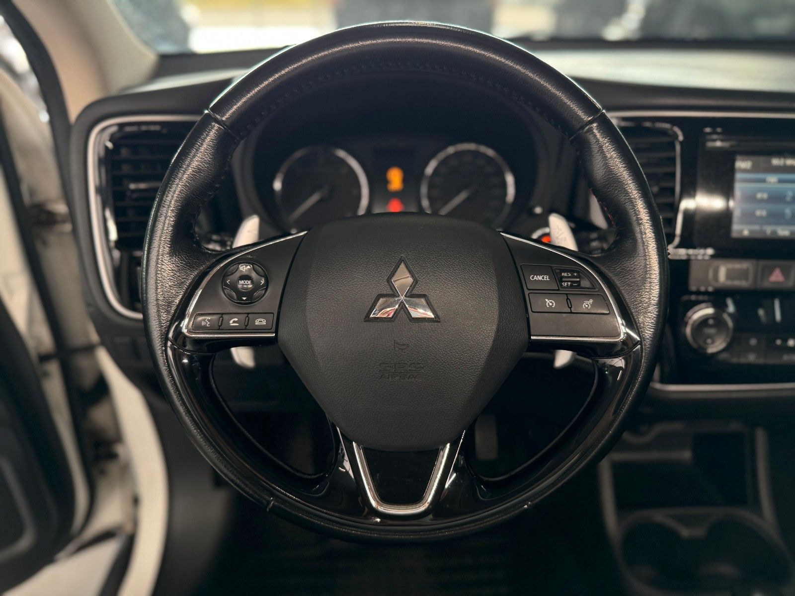 Fahrzeugabbildung Mitsubishi Outlander 2.2 DI-D Plus 4WD  NUR HÄNDLER/GEWERBE