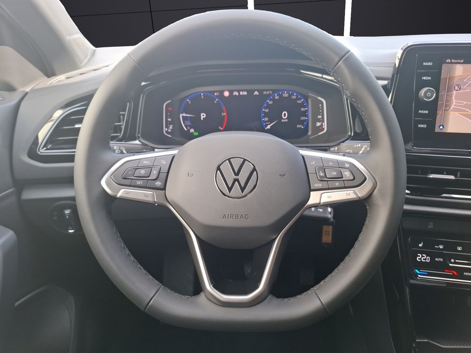 Fahrzeugabbildung Volkswagen T-Roc Style TDI DSG IQ.Light 4M AHK RFK ACC App