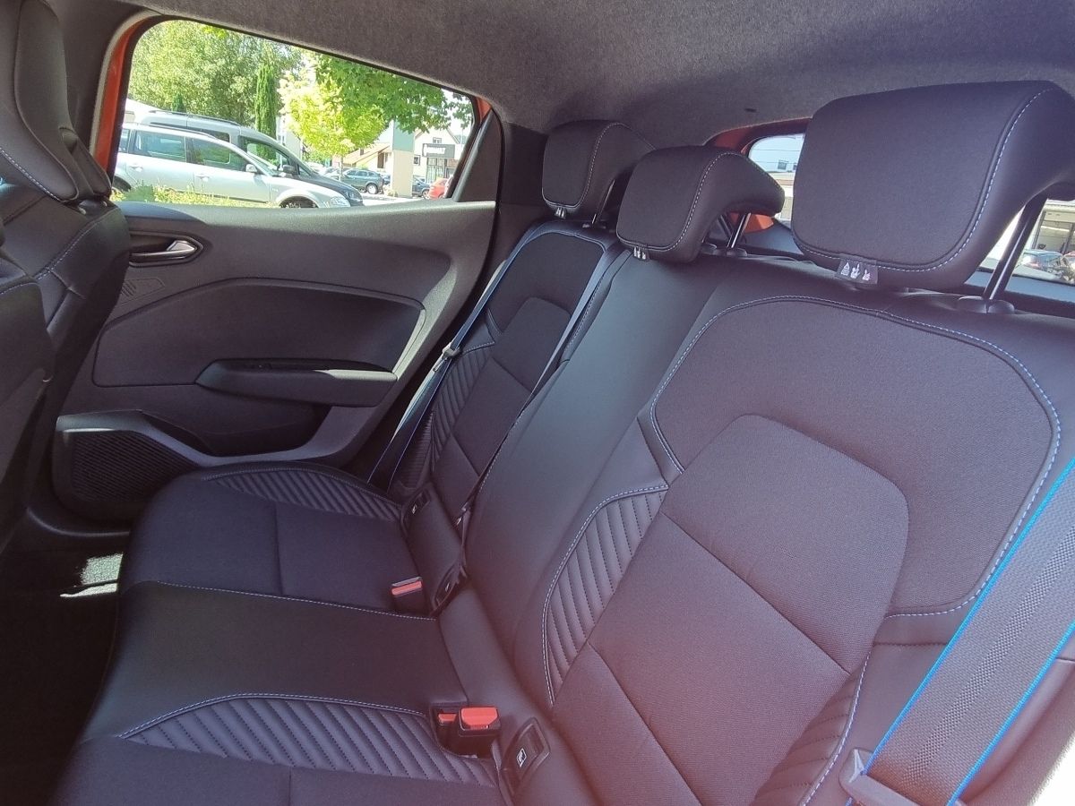Fahrzeugabbildung Renault Clio Esprit Alpine E-Tech Full Hybrid 145