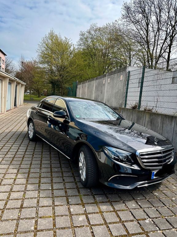 Image of Mercedes-Benz E 220