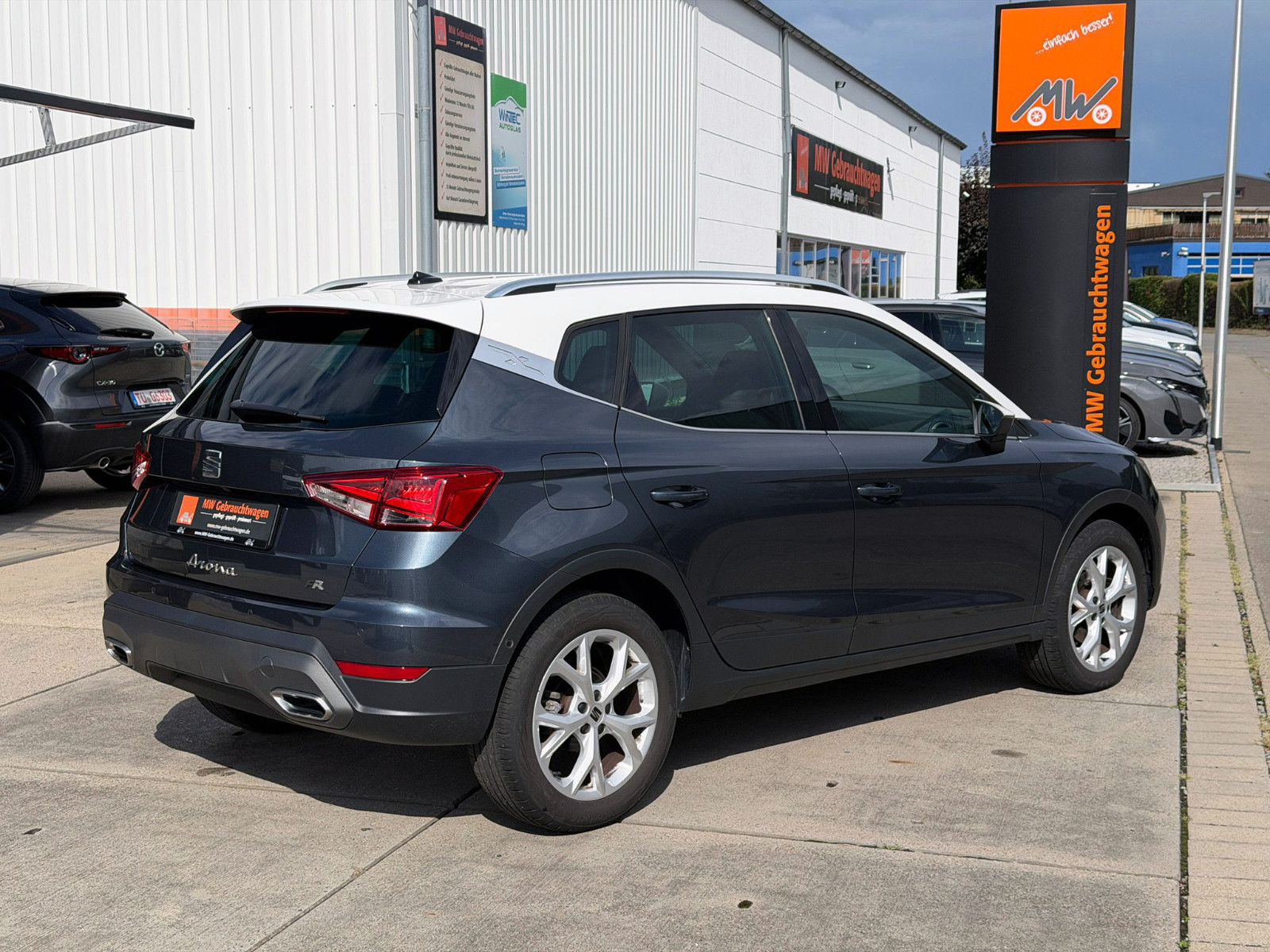 Fahrzeugabbildung SEAT Arona 1.0 TSI DSG FR ACC LED NAV KAM PDC SHZ