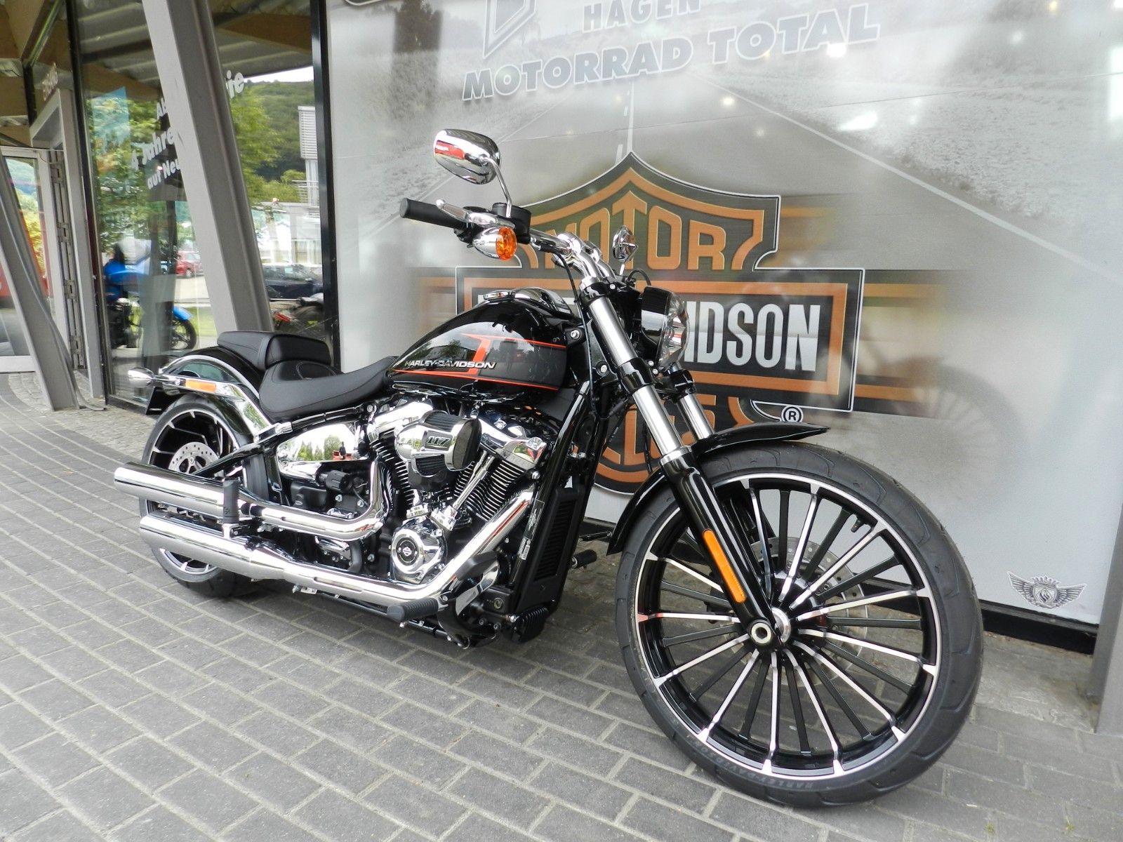 Fahrzeugabbildung Harley-Davidson Softail Breakout 117 MJ 2024 Sofort Verfügbar