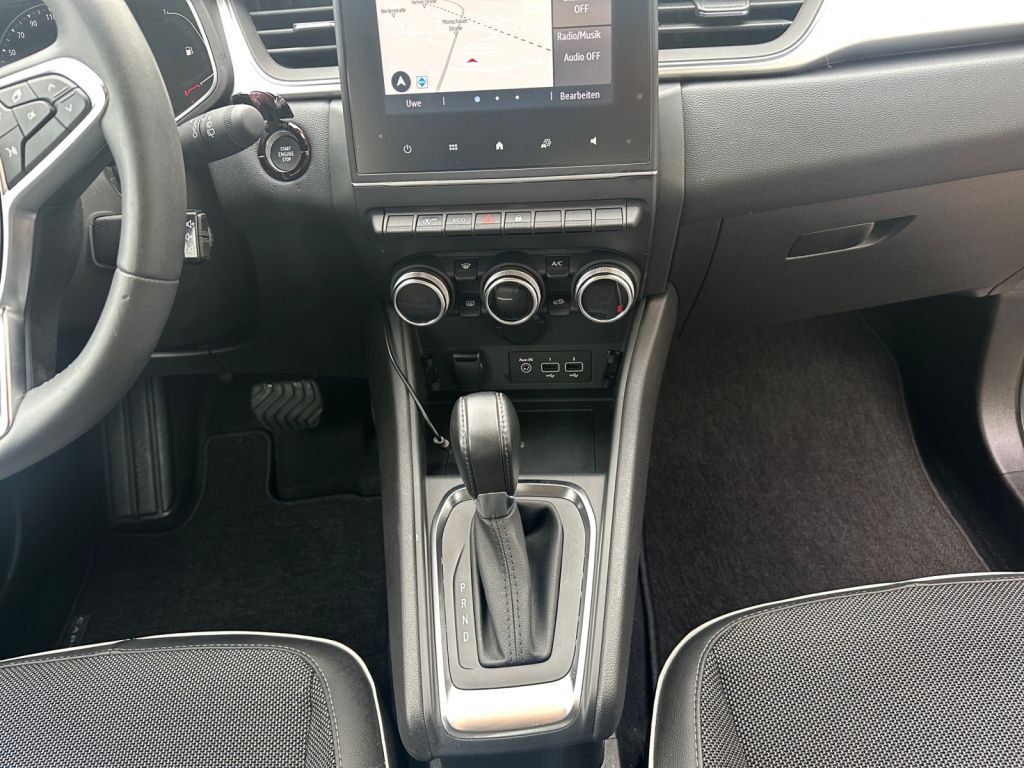 RENAULT Captur TCe 140 EDC GPF INTENS RFK PDC vo+hi RENAULT Captur TCe 140 EDC GPF INTENS RFK PDC vo+hi