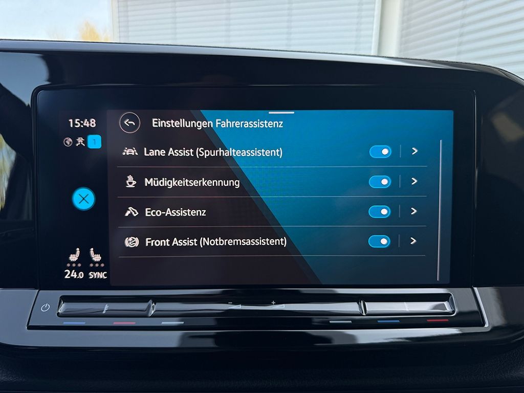 Caddy 2.0 TDI DSG "STYLE" *AHK*LED*NAVI*