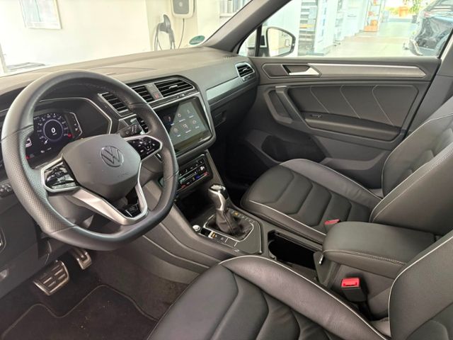 Tiguan  R-Line eHybrid MATRIX NAV APP KAM HUD