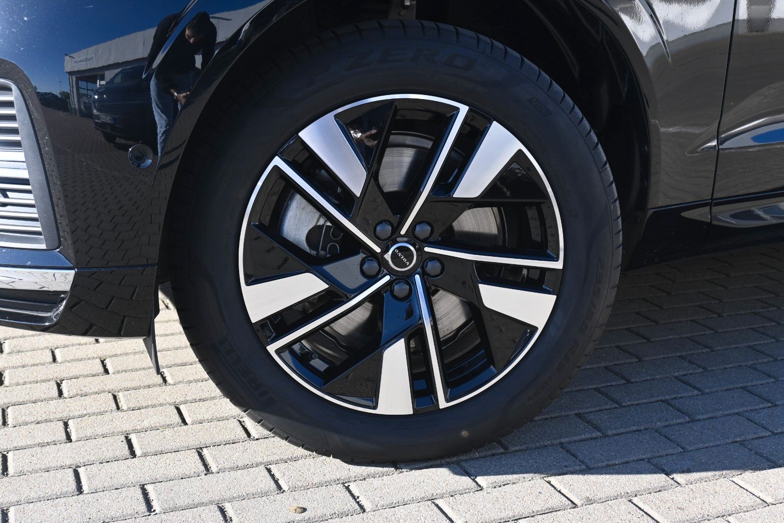 Fahrzeugabbildung Volvo XC60 T6 Plug-in Hybrid AWD Plus Bright*360°*ACC