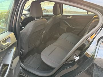 Ford Focus - 10