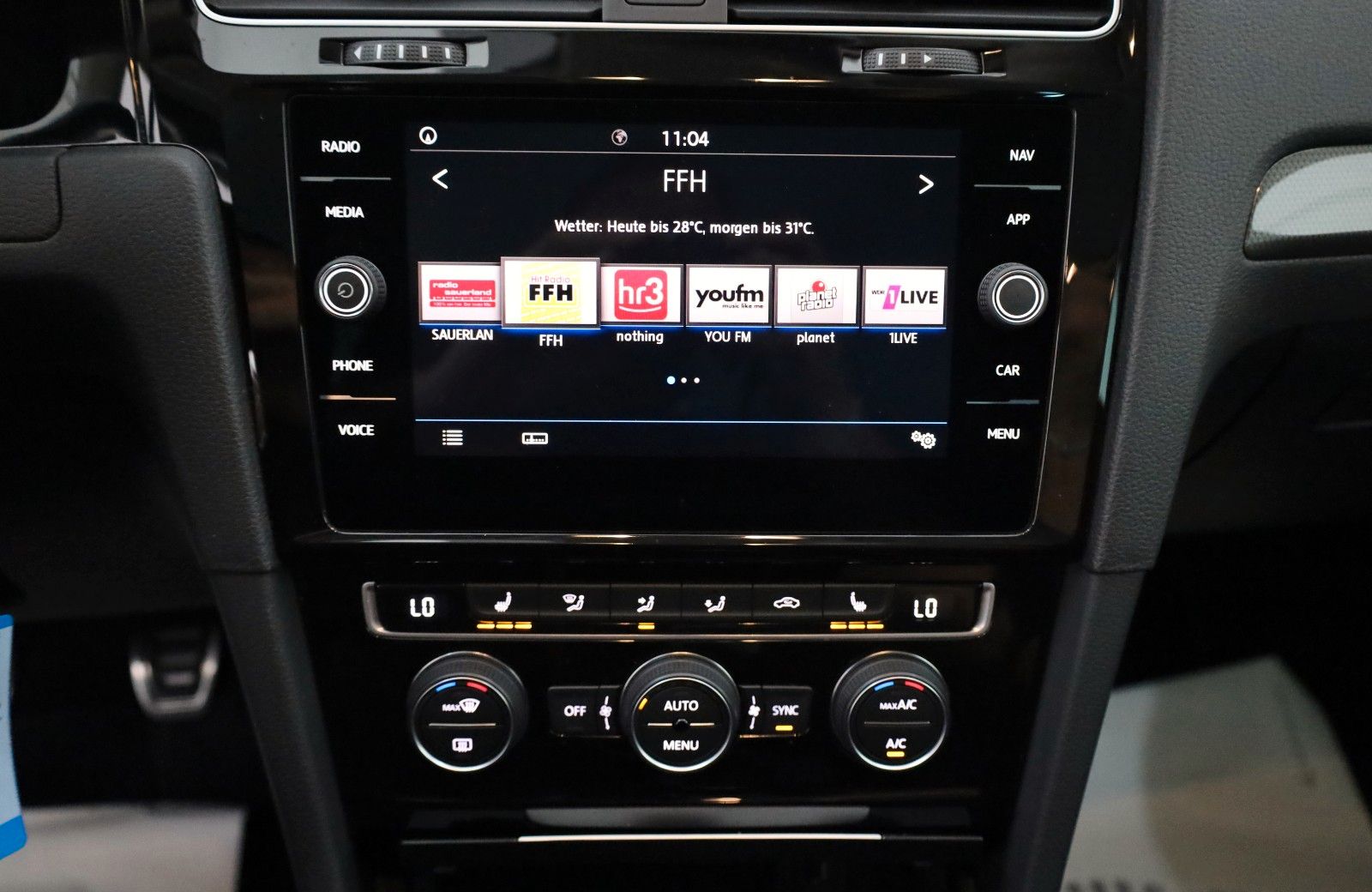 Fahrzeugabbildung Volkswagen Golf VII Variant IQ.DRIVE Navi,ACC,Kamera,SR+WR