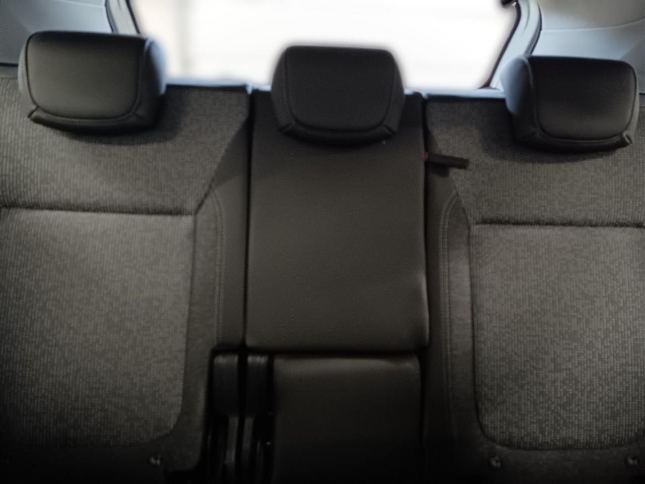 Fahrzeugabbildung Opel Crossland 1.2 Elegance 96KW