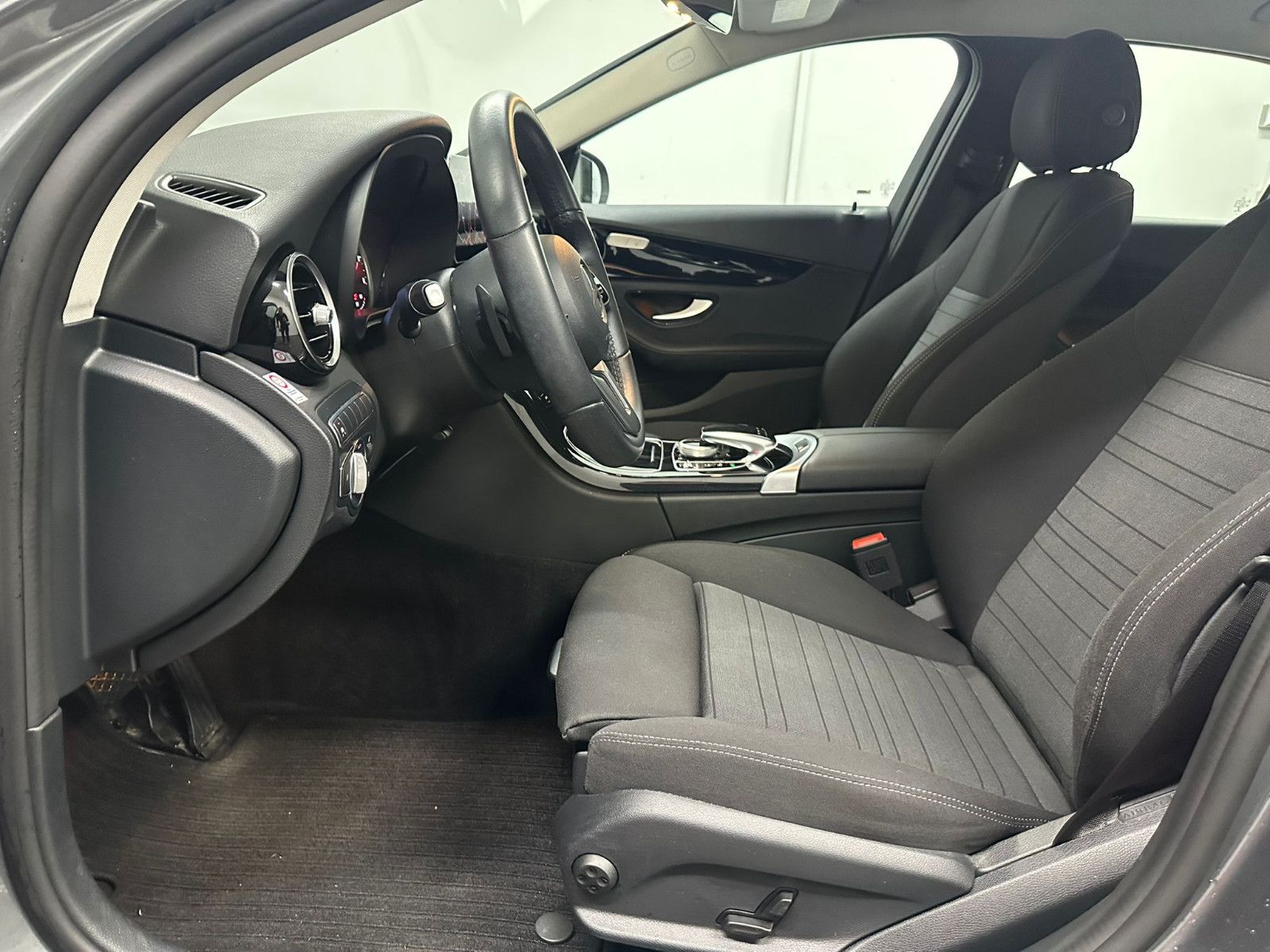 Fahrzeugabbildung Mercedes-Benz C 200 d LIMO*SH*NAVI*TEMPO*KLIMA*LED*