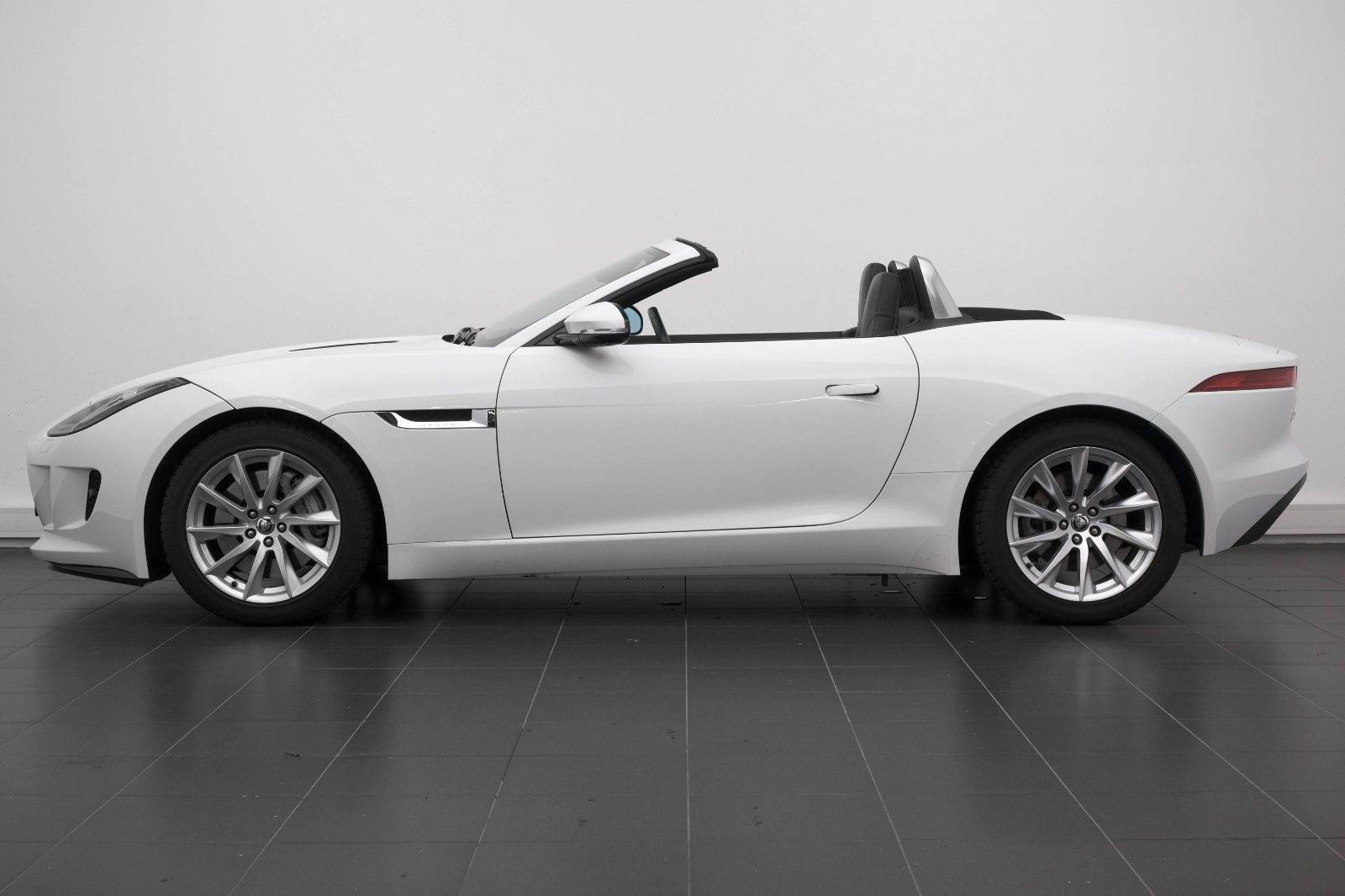 Fahrzeugabbildung Jaguar F-Type 3.0 L V6 Cabrio aus Erstbesitz 15 000 Km!