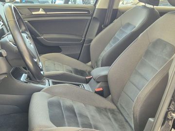 Volkswagen Golf - 10
