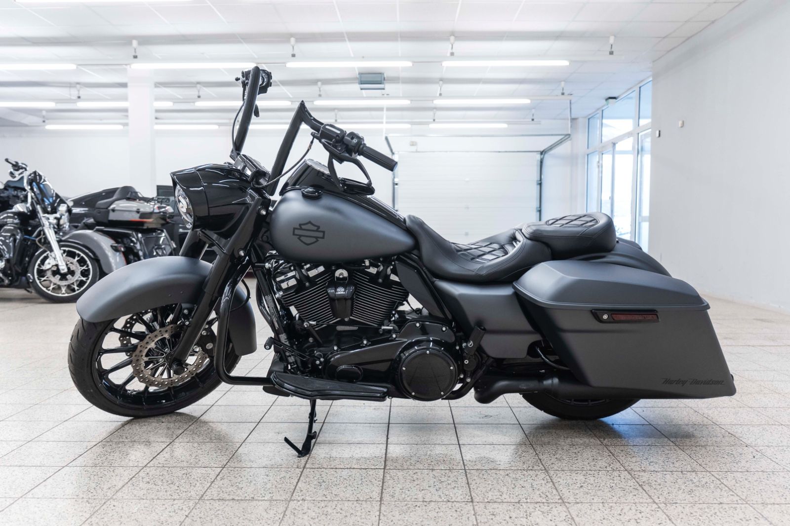 Fahrzeugabbildung Harley-Davidson FLHRXS ROAD KING