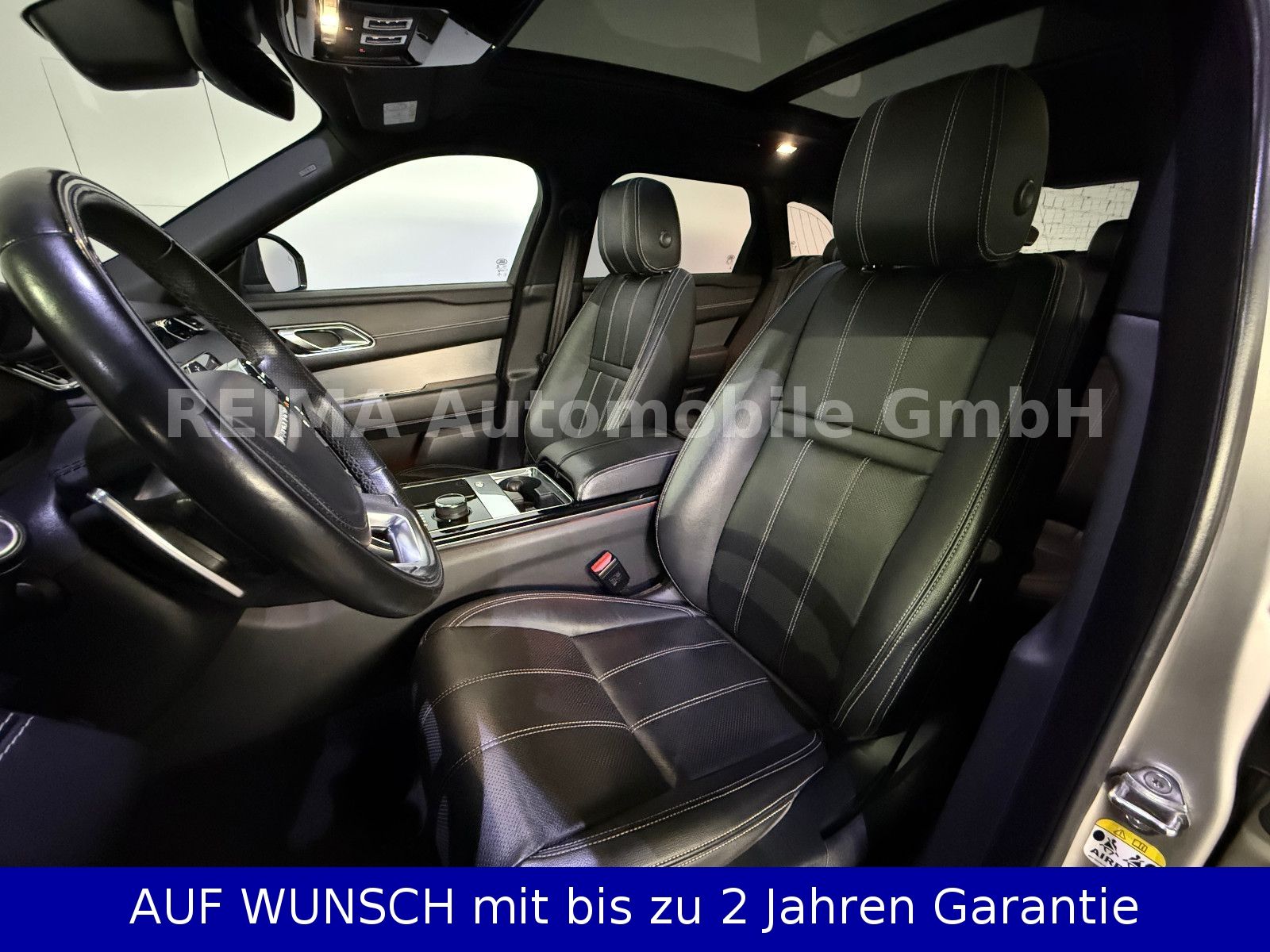 Fahrzeugabbildung Land Rover Range Rover Velar 3,0i R-Dynamic AWD, Pano