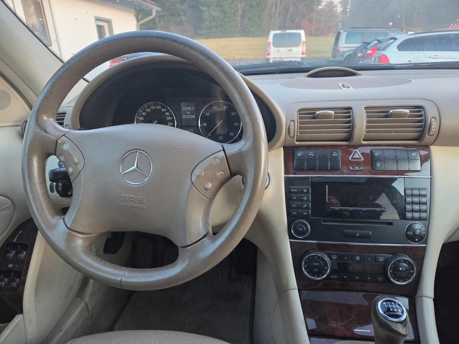 Mercedes-Benz C200 2006 — interior
