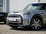 MINI Cooper SE Classic HuD PANO H&K KoZg RFK 17" - silberne MINI Cooper SE