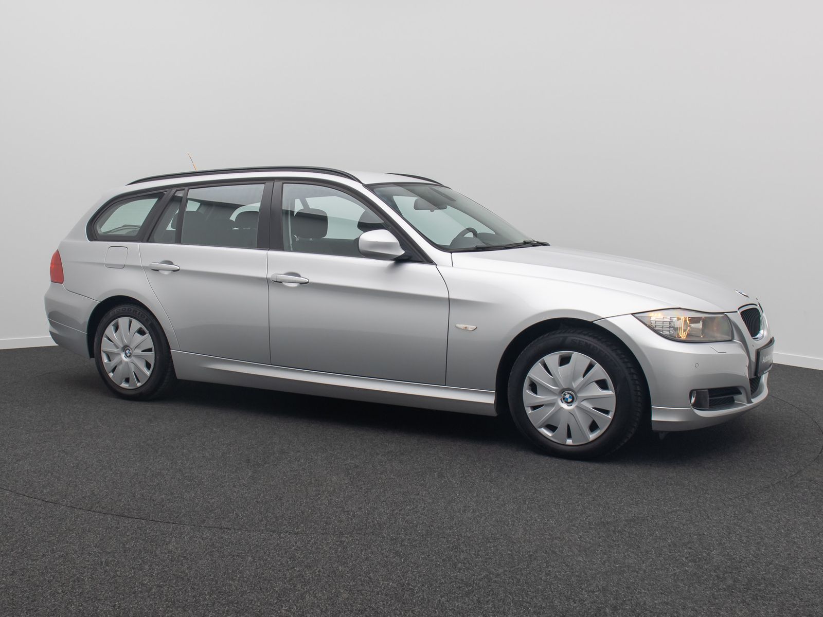 Fahrzeugabbildung BMW 320d Tempomat Xenon PDC NaviBusiness Standhzng